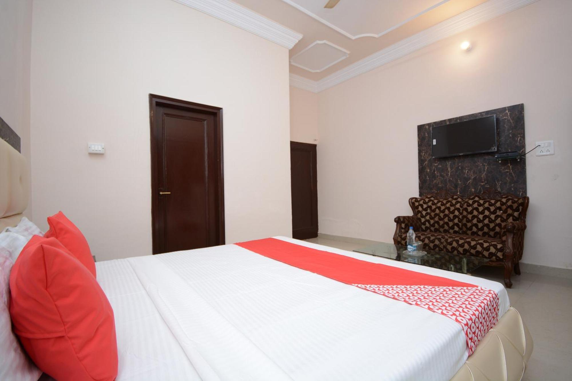 Hotel Asia Palace Pathankot Ngoại thất bức ảnh