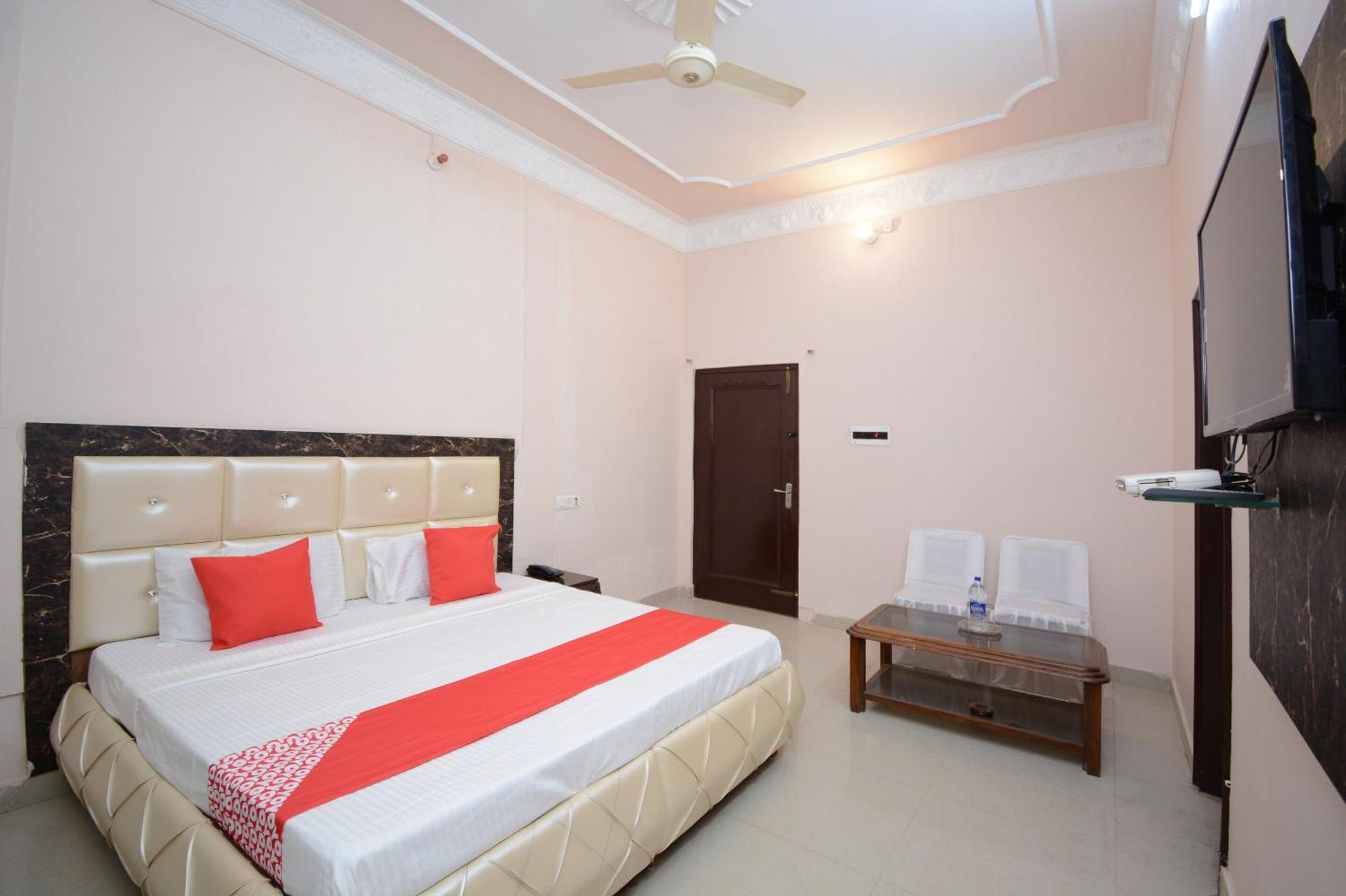 Hotel Asia Palace Pathankot Ngoại thất bức ảnh