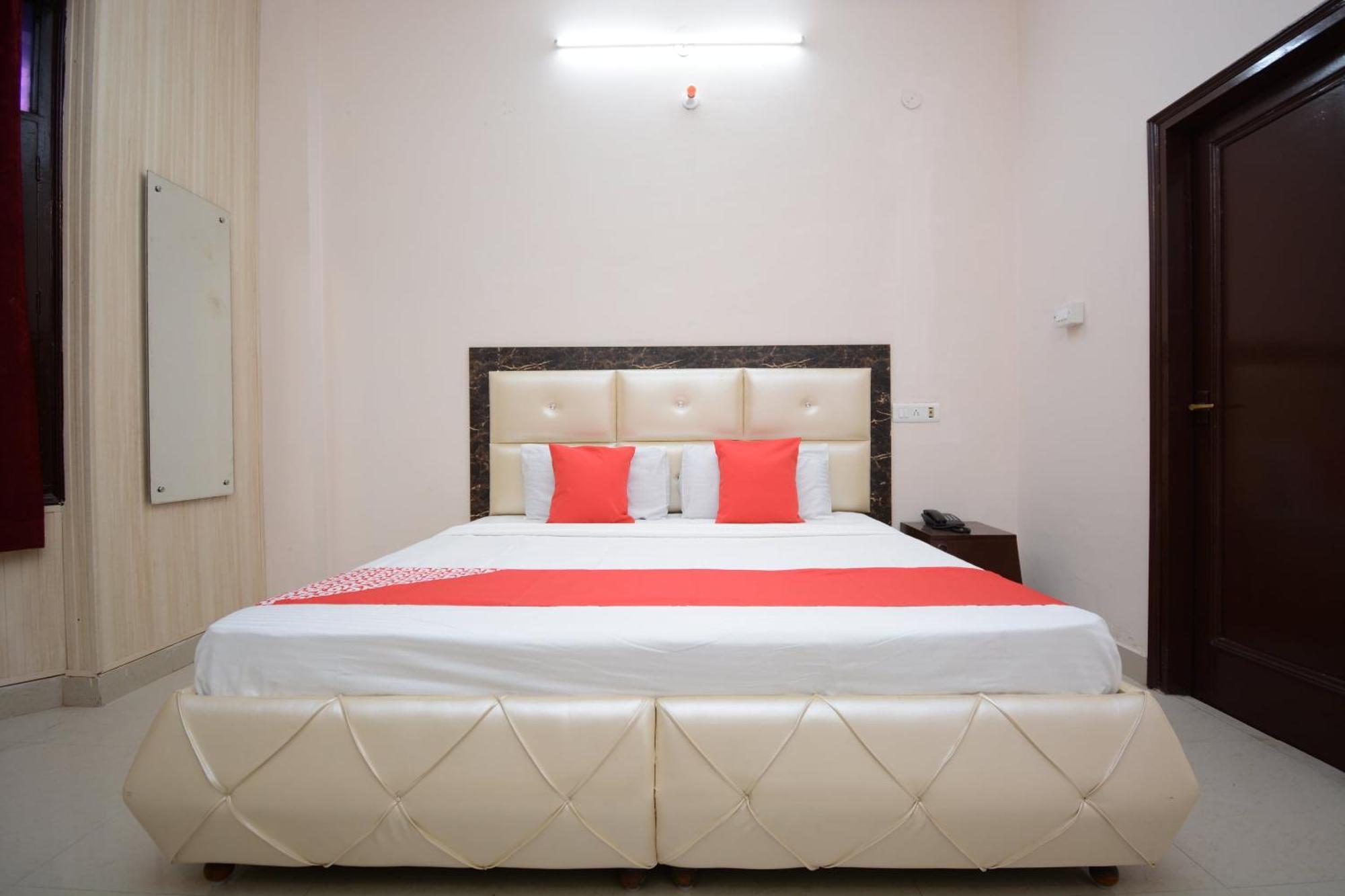 Hotel Asia Palace Pathankot Ngoại thất bức ảnh