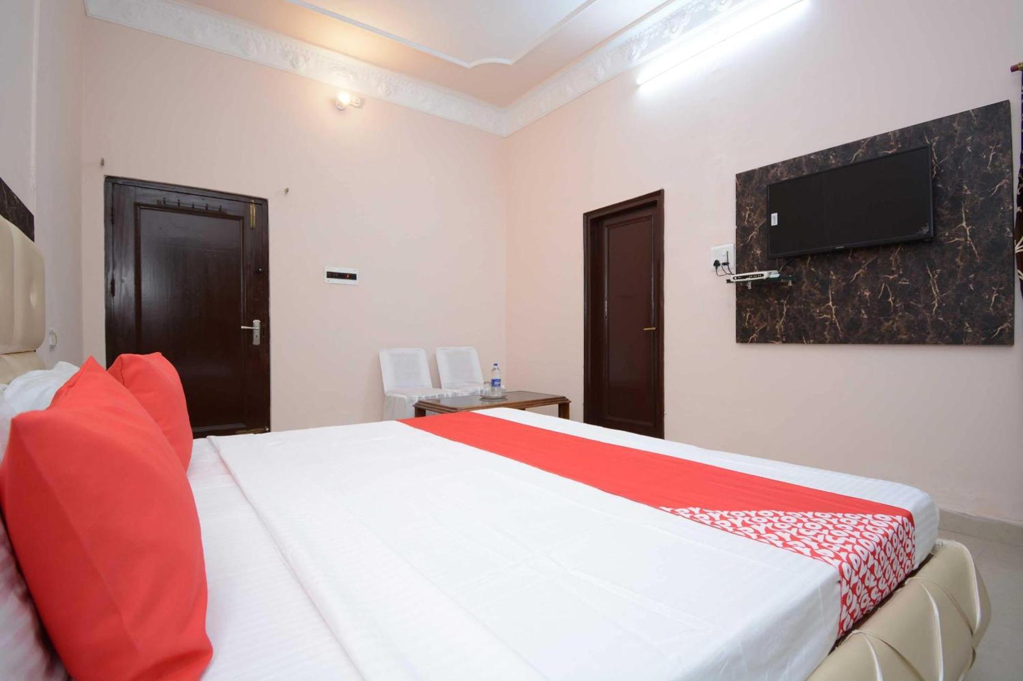 Hotel Asia Palace Pathankot Ngoại thất bức ảnh