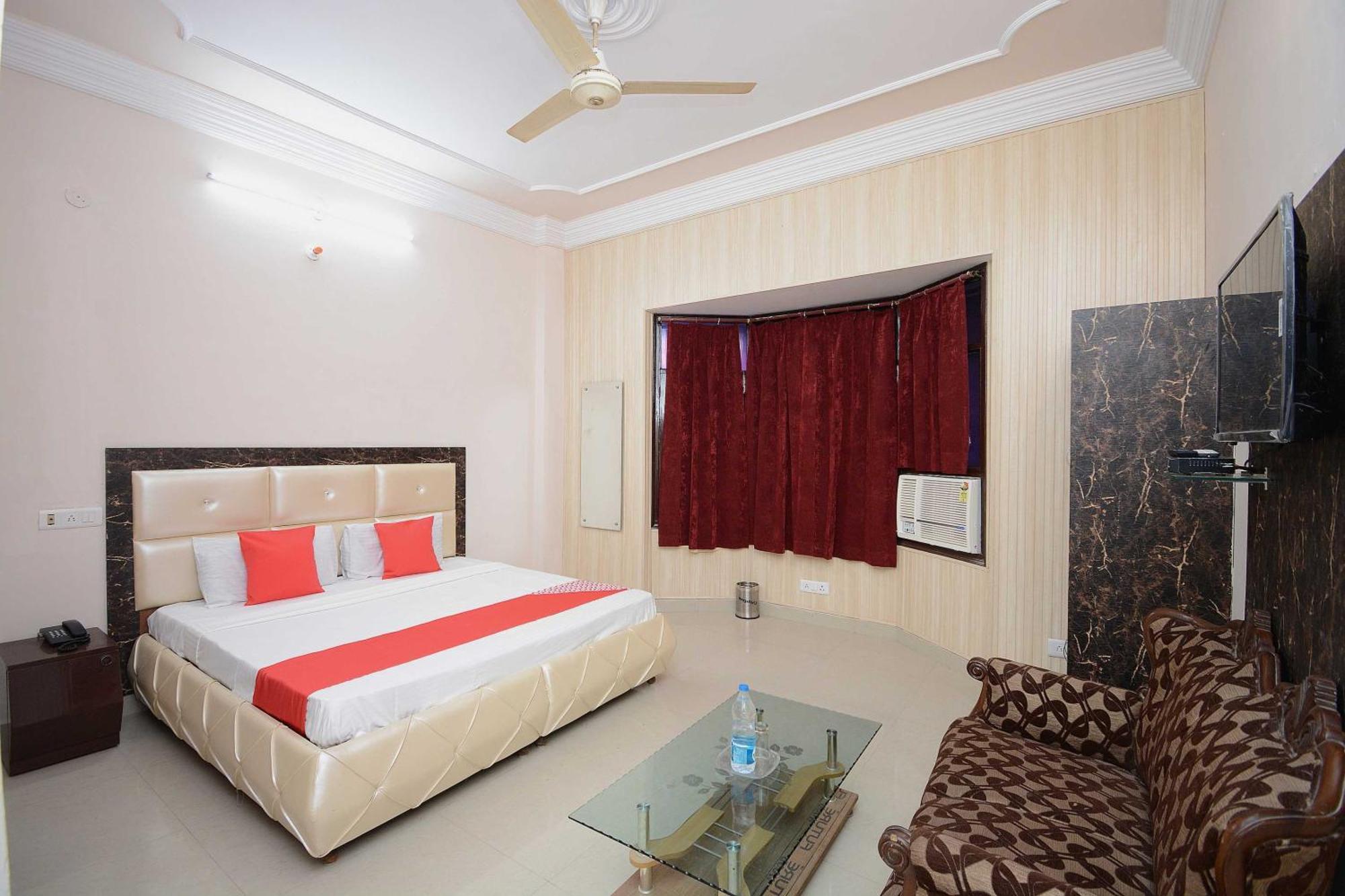 Hotel Asia Palace Pathankot Ngoại thất bức ảnh
